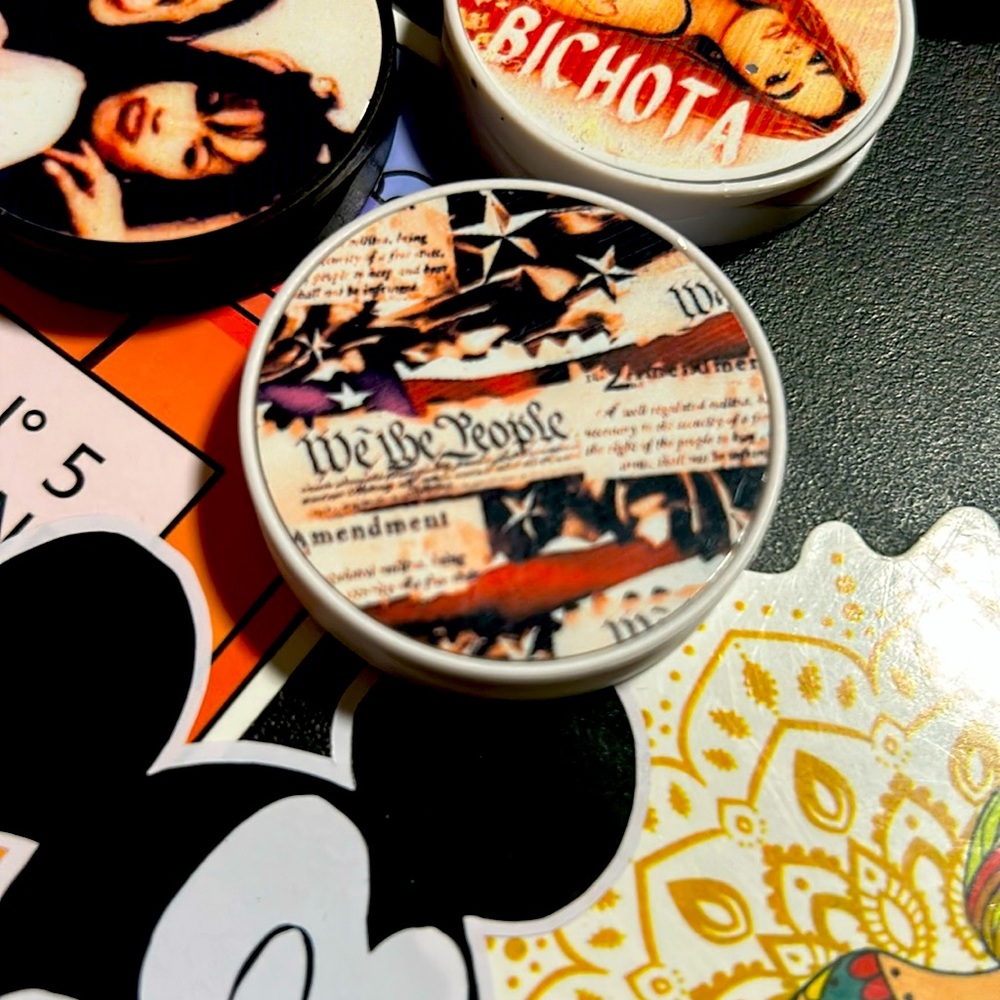 We the people phone grip